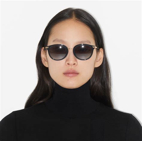 gold burberry glasses|burberry sunglasses women black.